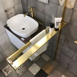 ПАРАВАН за баня със златен профил REA AERO N GOLD